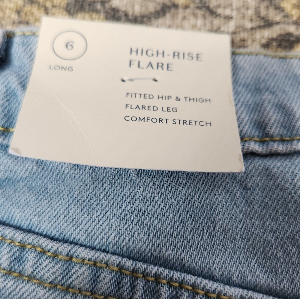 Women's High Rise Flare Jeans - Light Wash Denim - Universal Threads - 6L - Picture 6 of 16